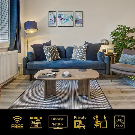 Stylish, Business Traveller Friendly Apartment, With Free Parking And Netflix Φάρνμπορο Εξωτερικό φωτογραφία