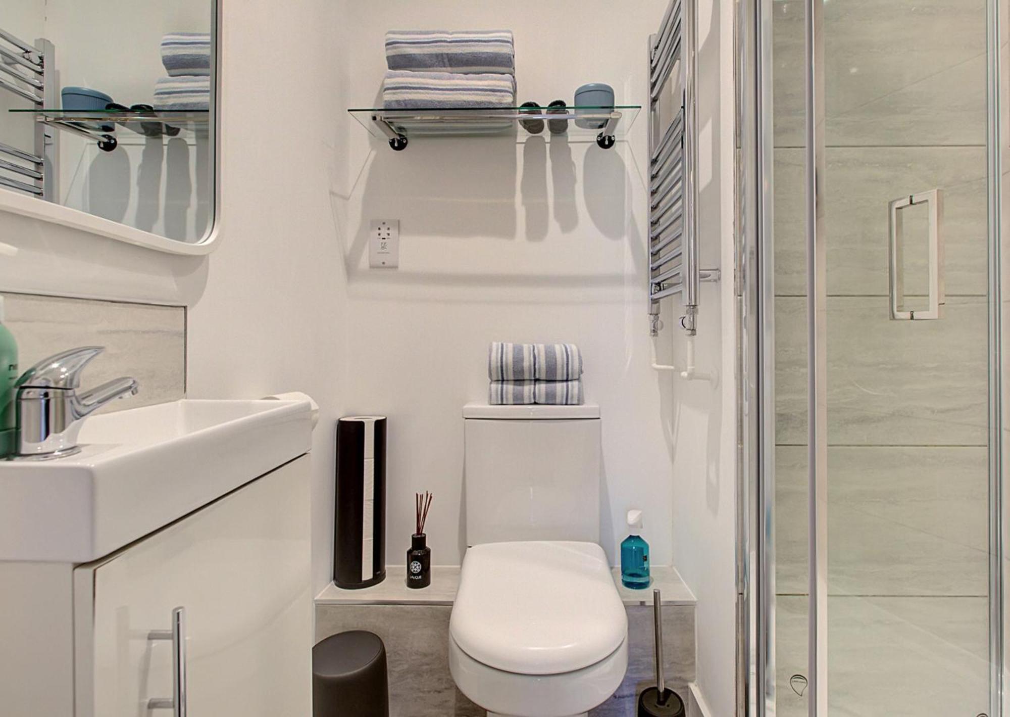 Stylish, Business Traveller Friendly Apartment, With Free Parking And Netflix Φάρνμπορο Εξωτερικό φωτογραφία