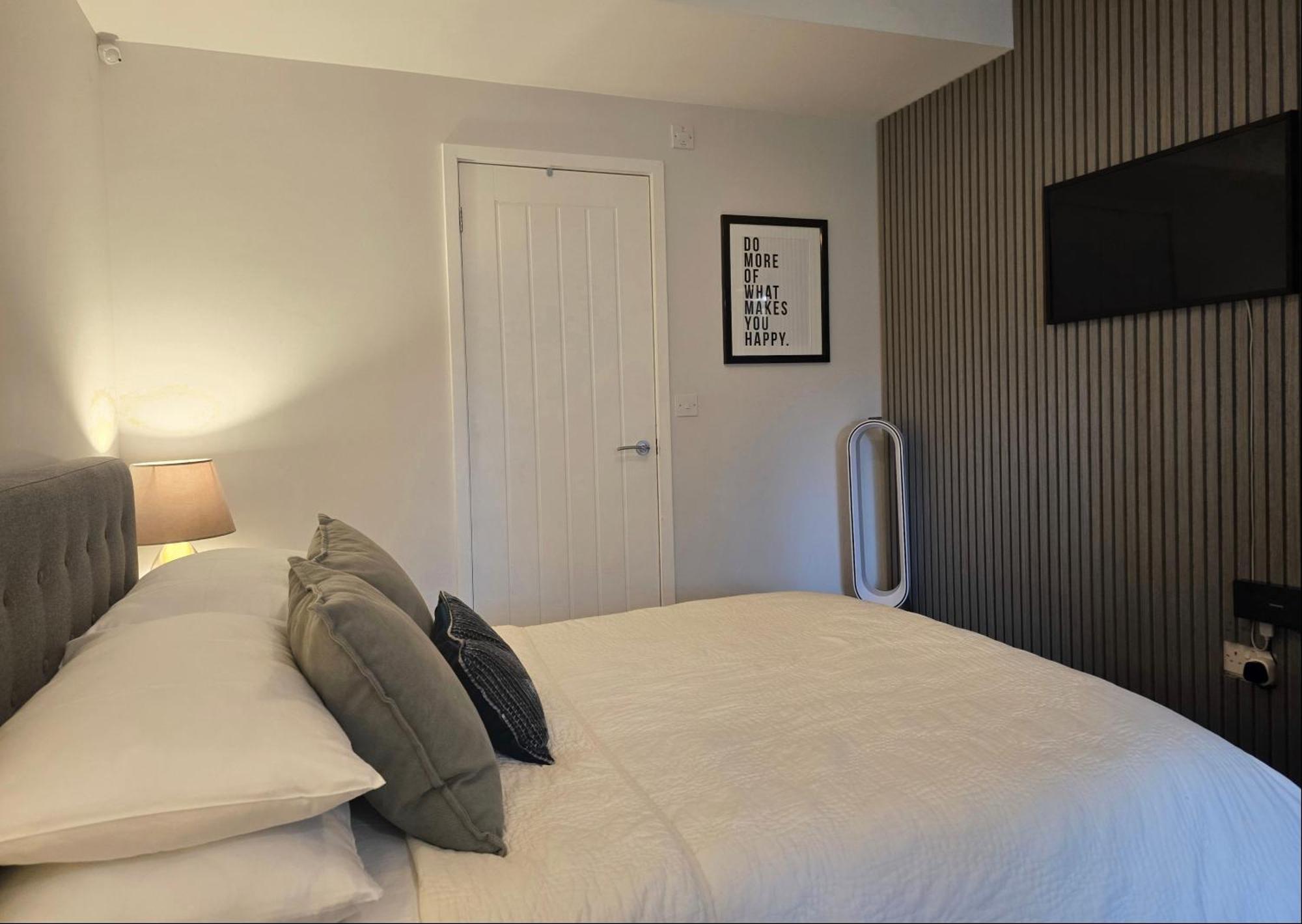 Stylish, Business Traveller Friendly Apartment, With Free Parking And Netflix Φάρνμπορο Εξωτερικό φωτογραφία