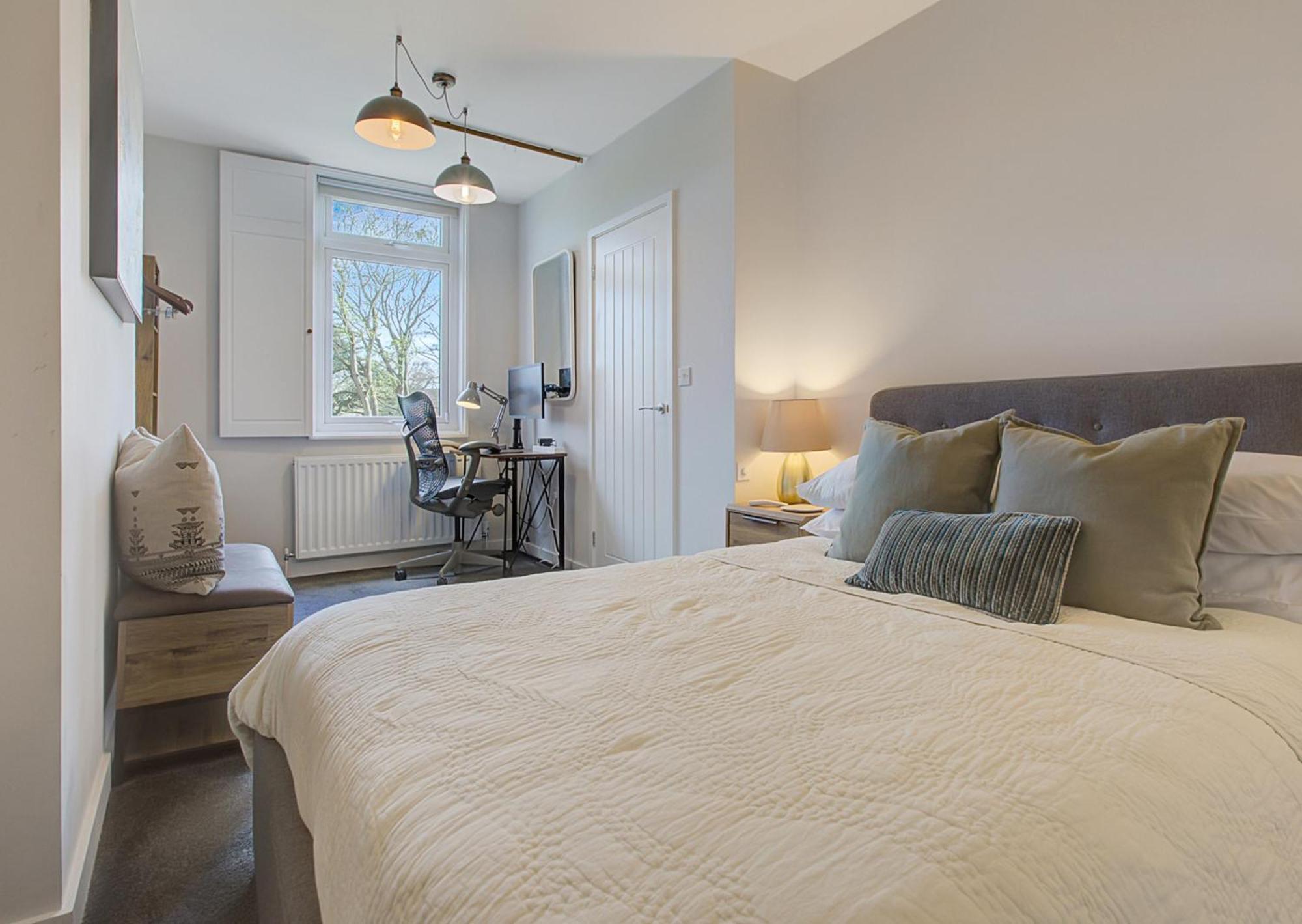 Stylish, Business Traveller Friendly Apartment, With Free Parking And Netflix Φάρνμπορο Εξωτερικό φωτογραφία