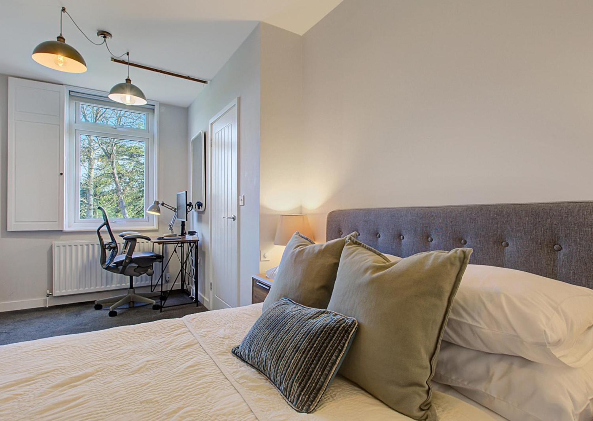 Stylish, Business Traveller Friendly Apartment, With Free Parking And Netflix Φάρνμπορο Εξωτερικό φωτογραφία